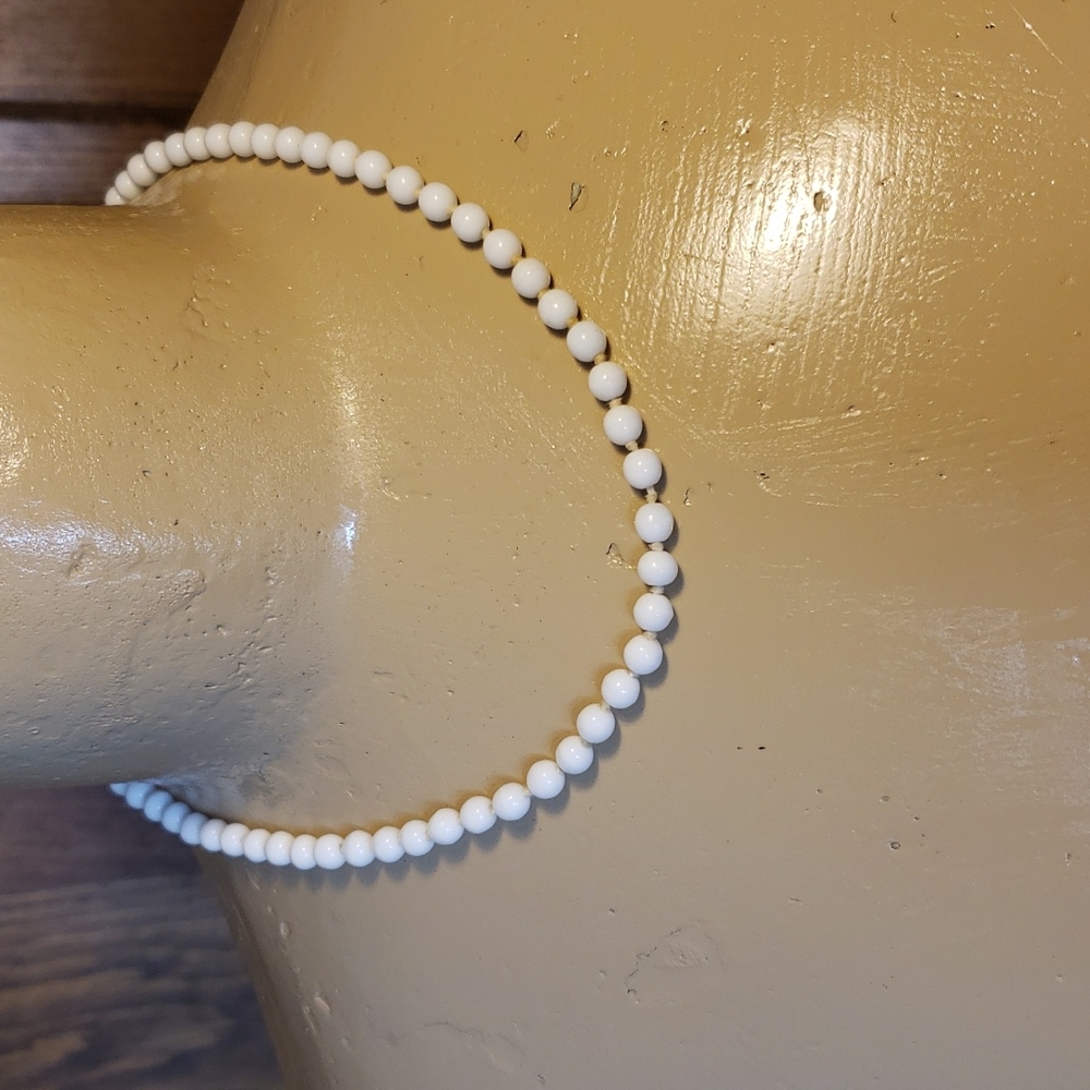 Vintage White Glass Bead Necklace